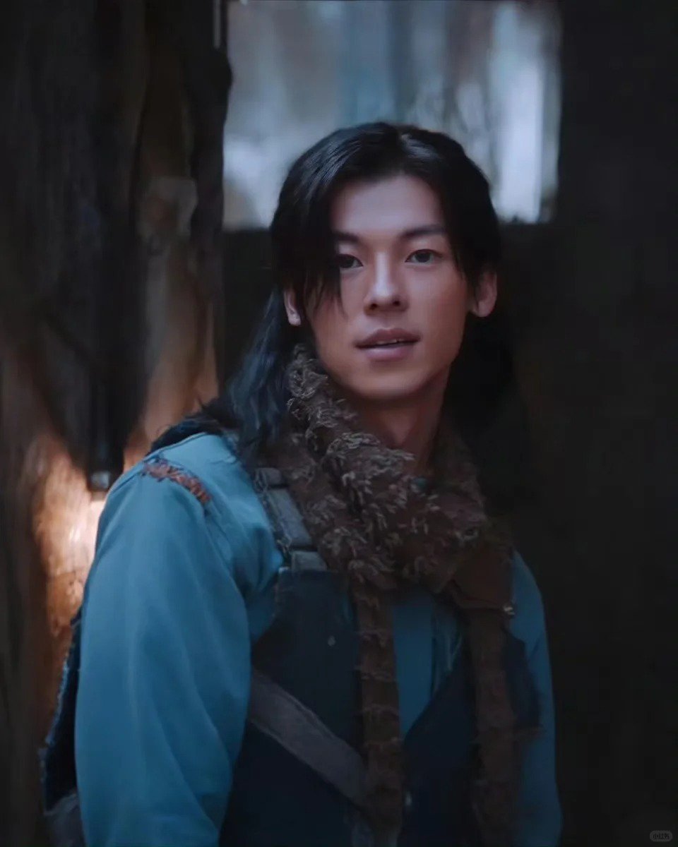 谁家男主上一秒纯野下一秒纯爱许光汉演的薯仔又野又甜，伤后闷哼超苏，见爱人就猛亲，