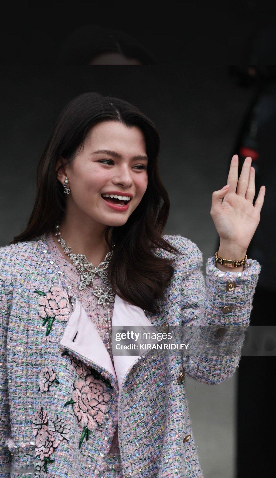 Becky 亮相Chanel 大秀G社生图，第二次来巴黎看香奈儿秀。巴黎时装周时