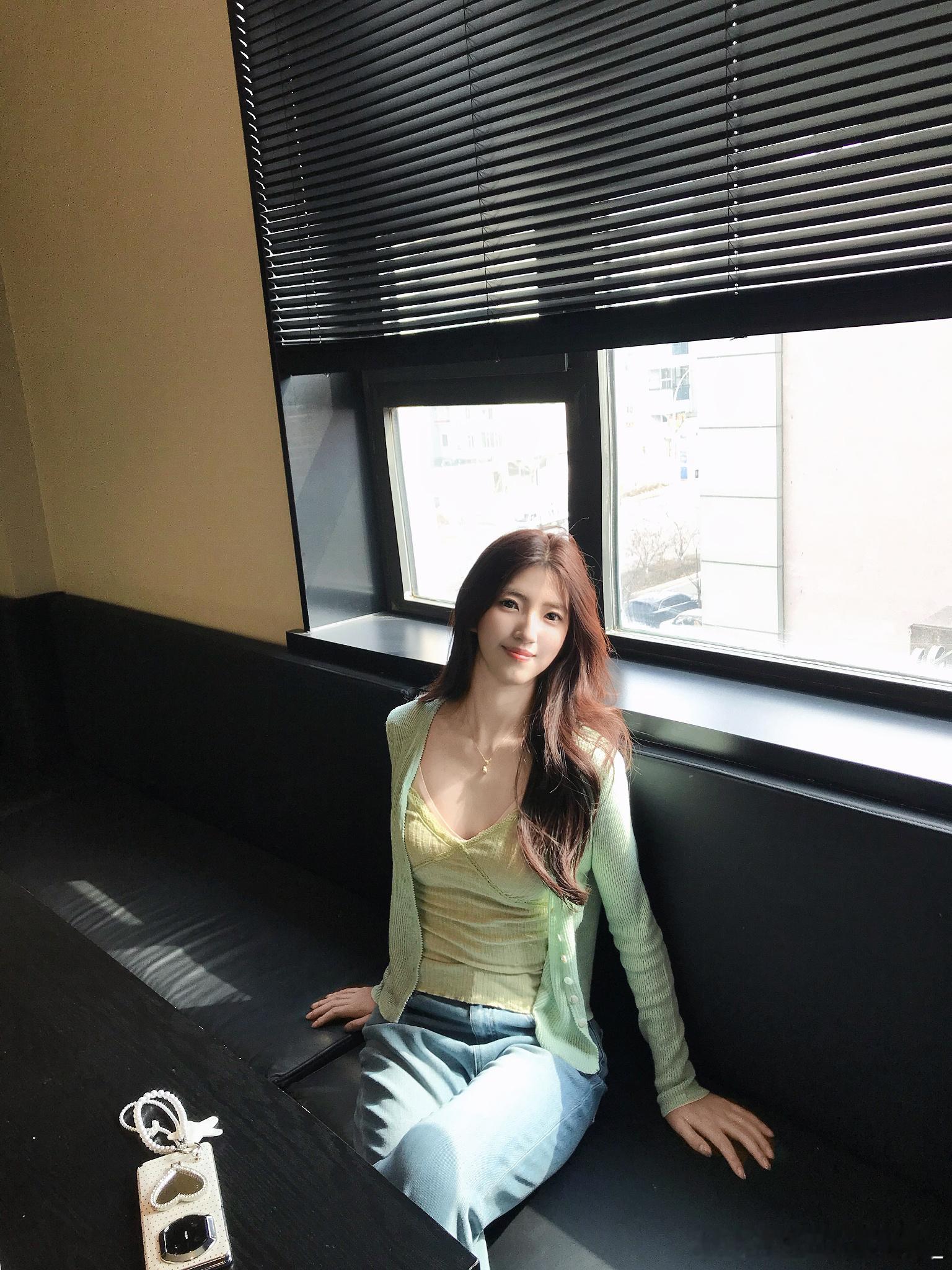 在此刻  在春天  祝你我明媚自由  步履生花 