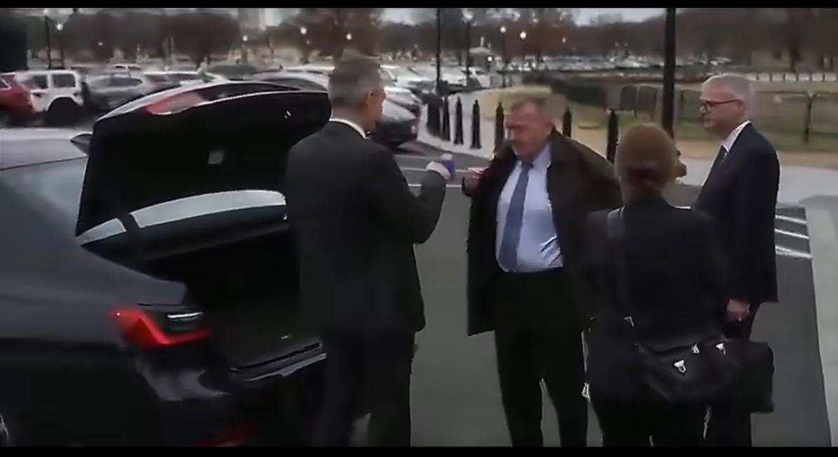 今天在白宫举行的美国副总统万斯与丹麦及格陵兰外交代表团的会议现已结束。美方副总统