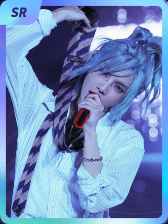 华晨宇 集卡互助ing~送你一张“火星七夕抽卡集”SR卡“花花世界”~速速来抢，