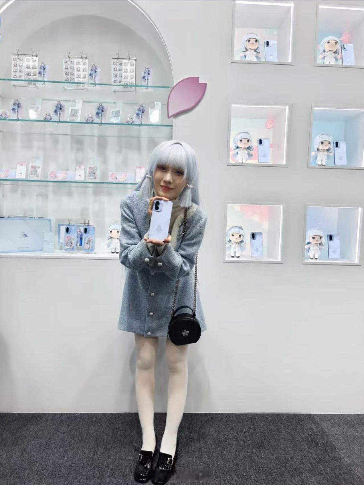 今天一加发布会朋友给发了一张图给我，属于本人都愣了一下的程度hhhhh，反应了半