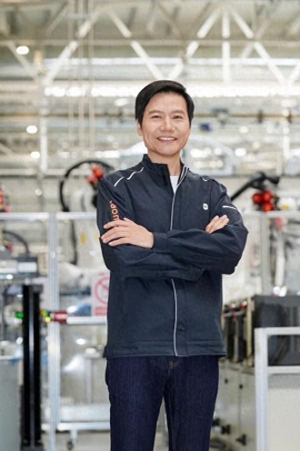小米汽车一炮走红，小米汽车发布会堪称汽车界的春晚，许多大佬前去助阵，有人真心为雷