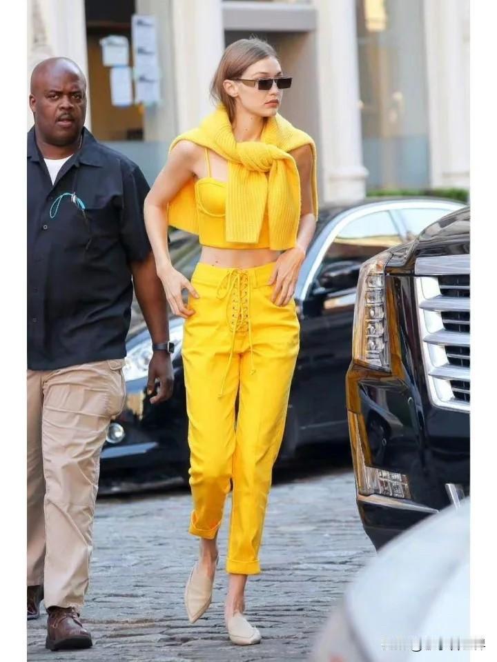 春天穿搭抄作业✨Gigi Hadid氛围感街拍模板

春天跟着超模Gigi Ha