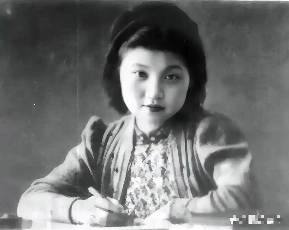 1950年，被抓进昆明监狱的军统元老邢森洲
偷偷告诉了杨天石一个秘密
这个秘密，