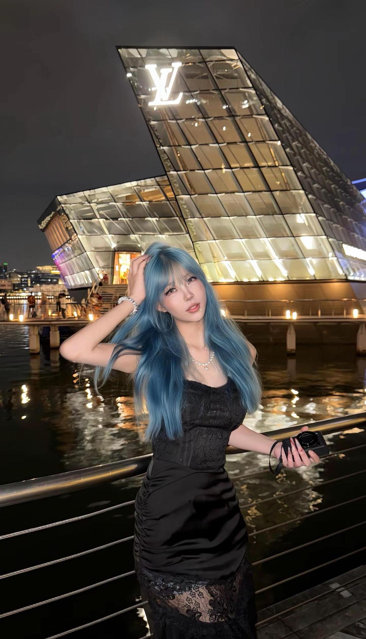 刷到女神的自拍，评论区全是“宝宝辅食”，差点以为自己误入了母婴频道！
这年头没点