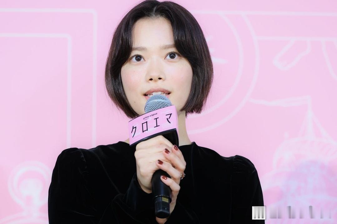 日娱新闻多部未华子 演员杉咲花和多部未华子于6月9日在东京都内举行的Prime 