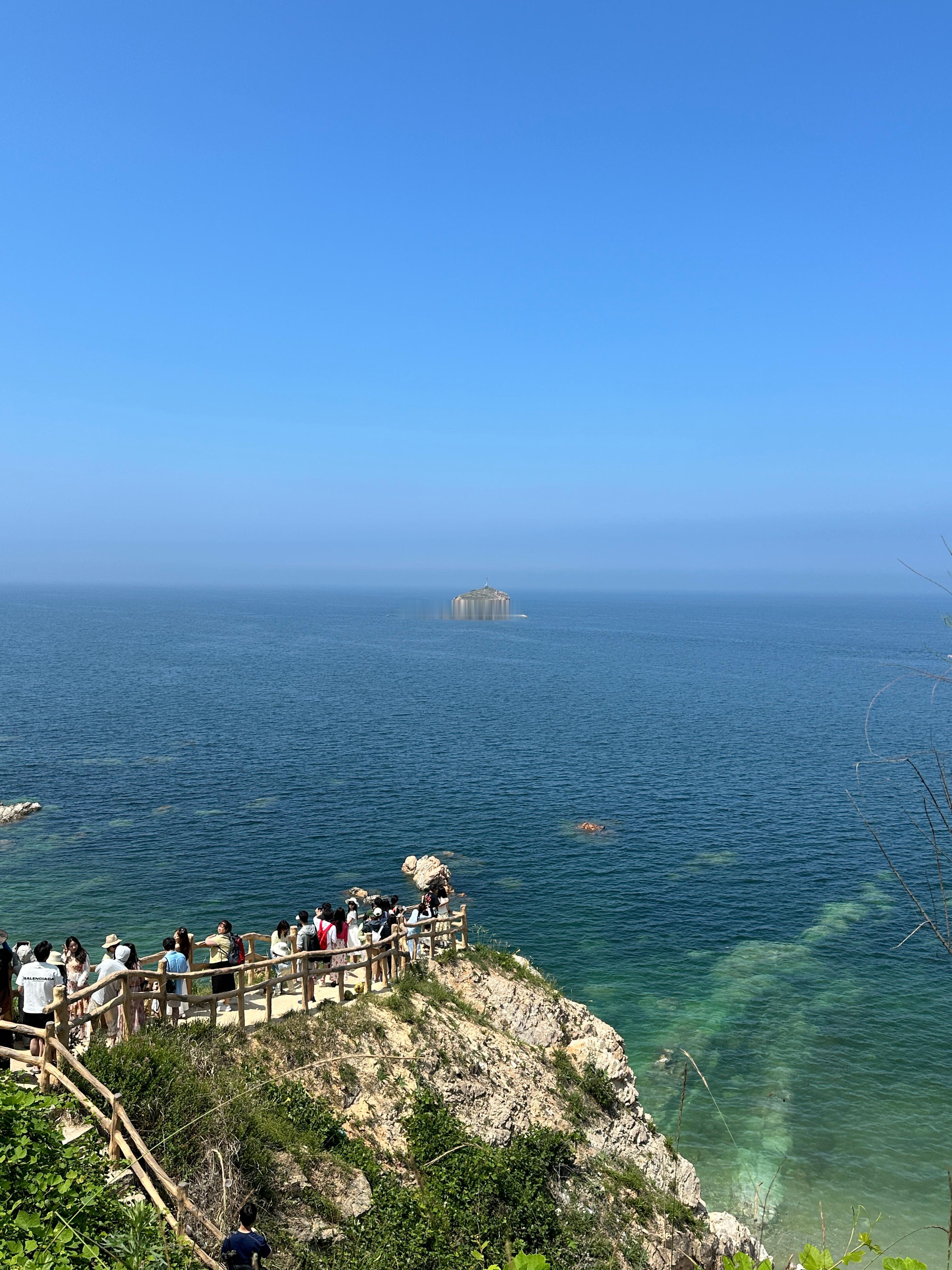 哈哈不愧是我旅行圣体本人今天去养马岛，原本预告有小雨是阴天，出门的时候是大雾，对