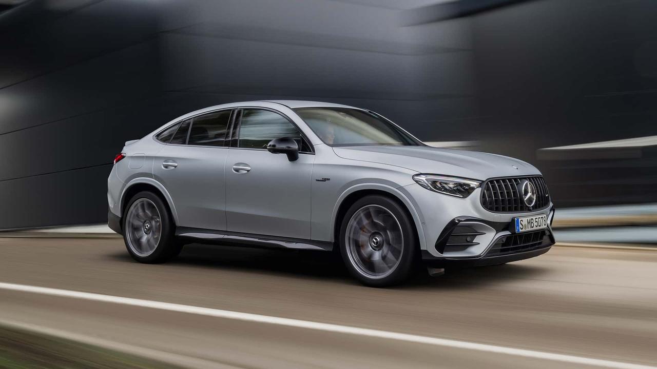 全新奔驰-AMG GLC63 SE 性能版，GLC43 轿跑车内饰正式亮相，据悉