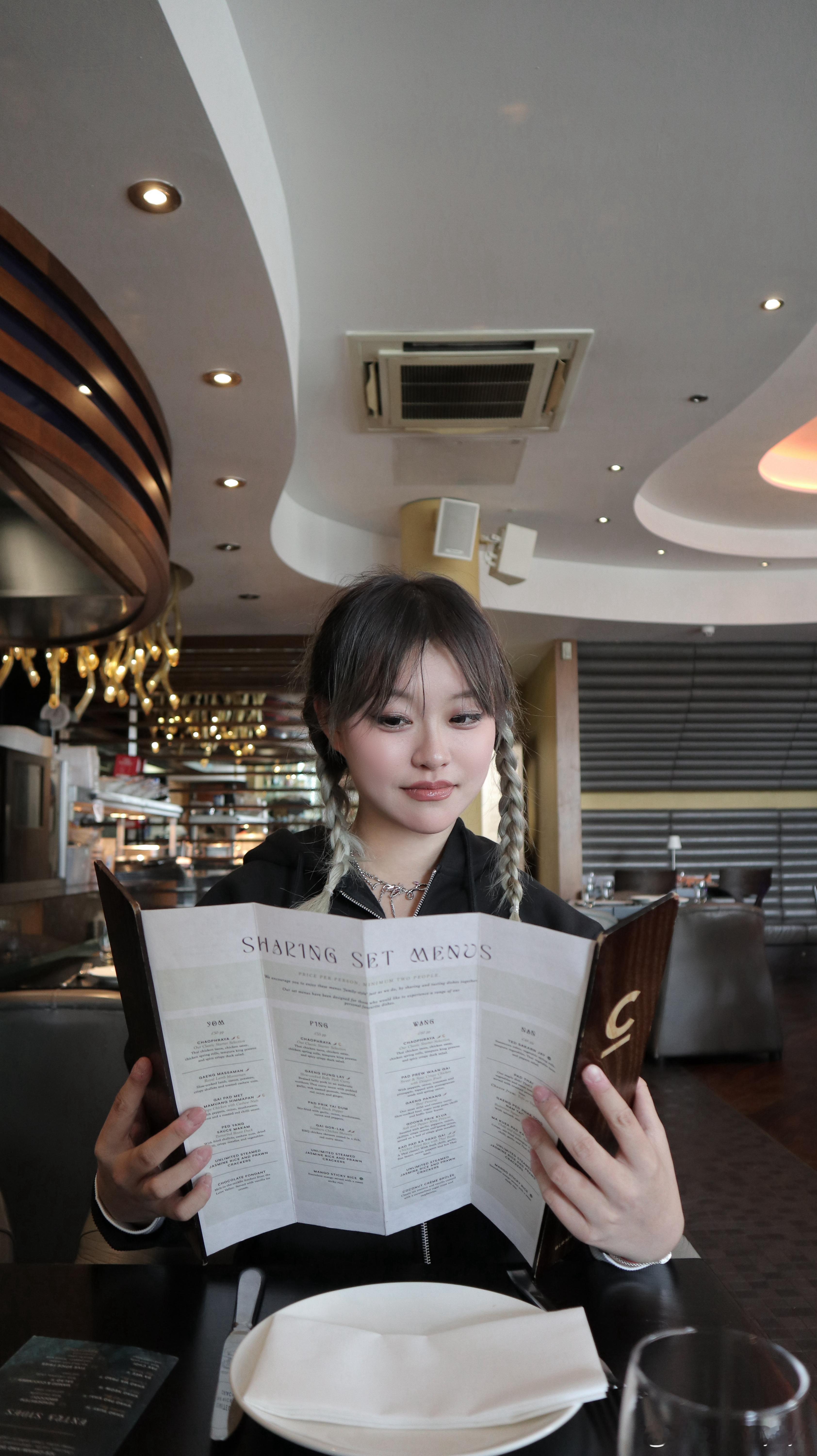 不要担心 我在哪里都会是幸福的[抱一抱]  ​​​