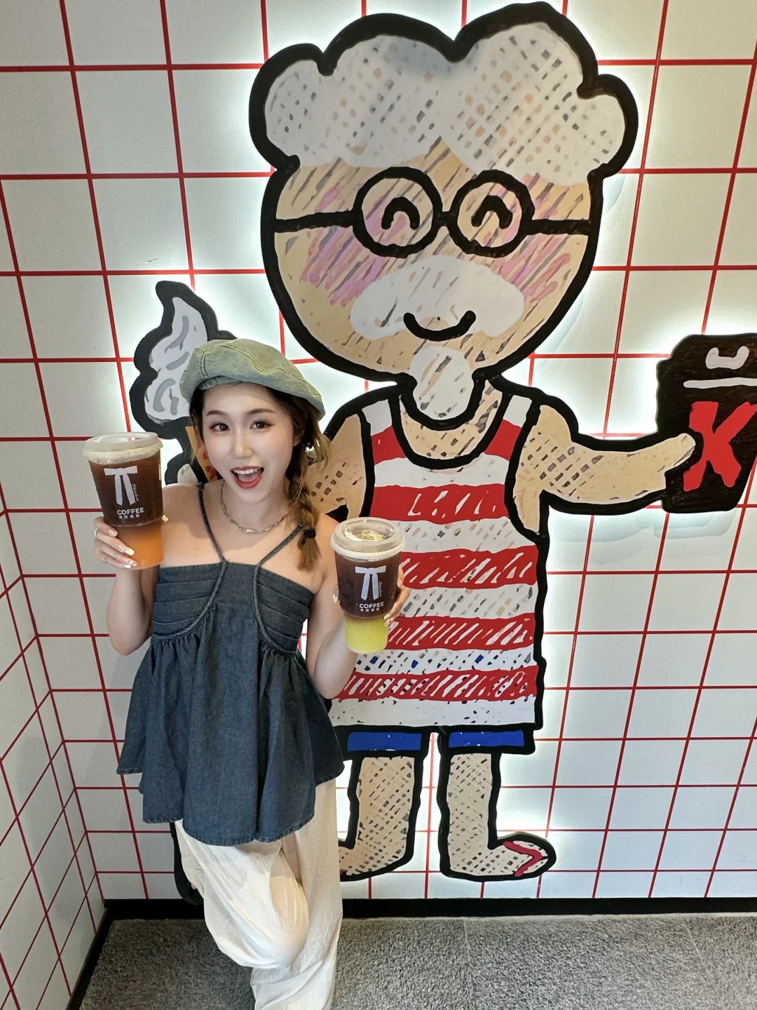 肯悦咖啡巨大杯…🥲！！把我当水牛是吧…？！！！