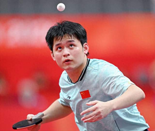 国乒十年罕见4-0零封！林诗栋碾压王楚钦登顶，撕碎乒坛刻板格局