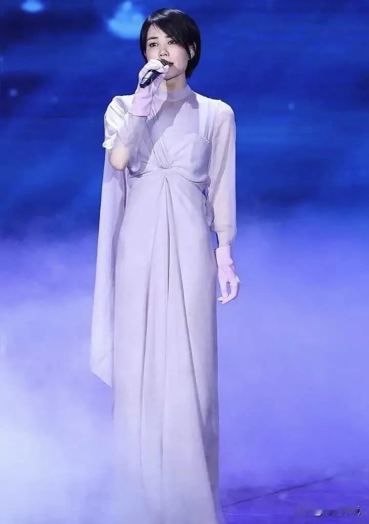 春晚年年上演年年看，心里始终有一个思索，谁才是最大赢家？是她，是他，还是他们？所