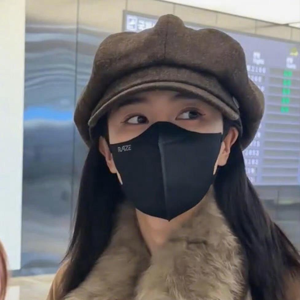 鹿鹿眼线自己画的吧