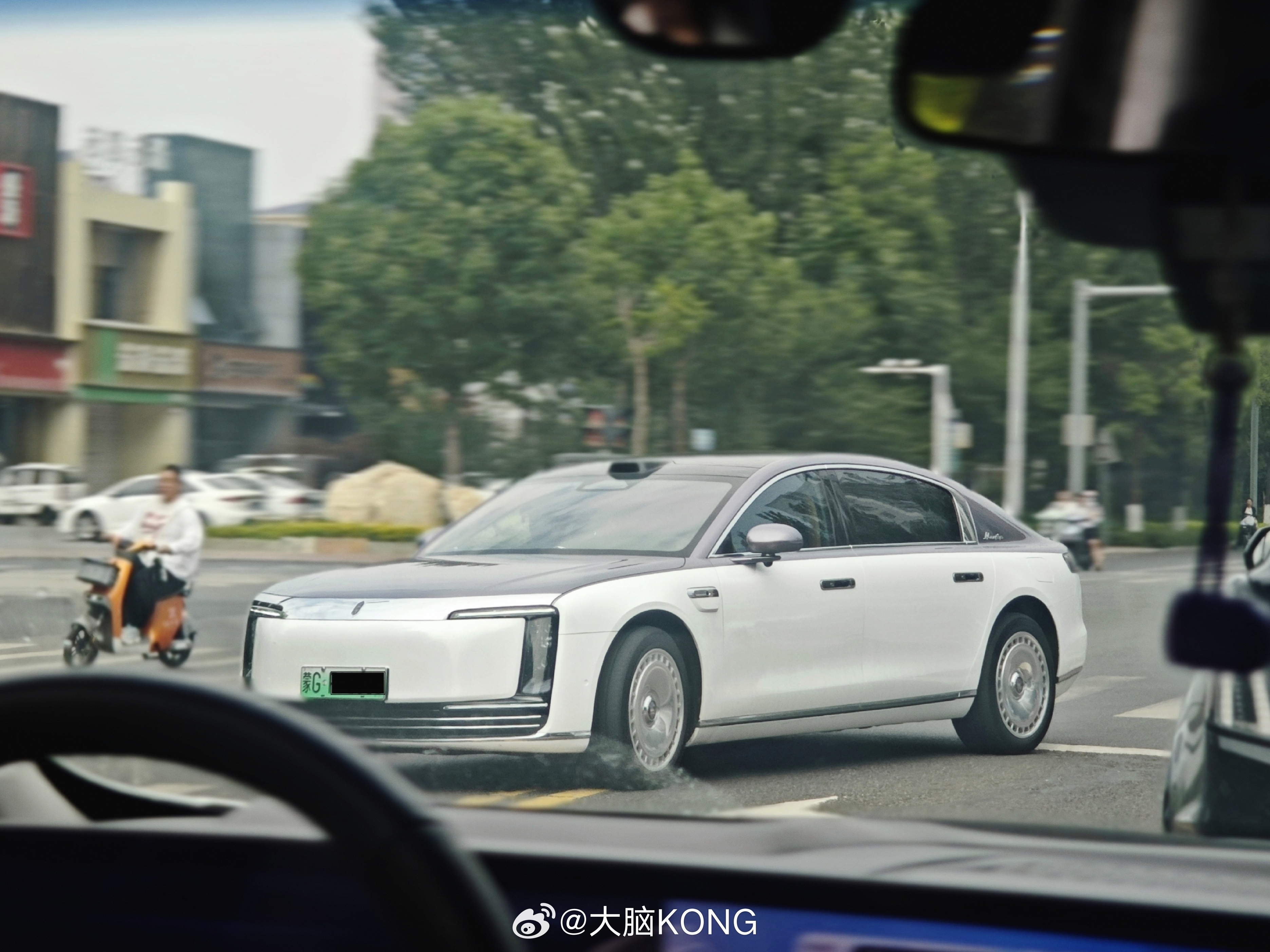 凌云墨白尊界s800江淮汽车华为