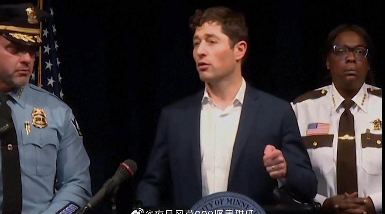 美国司法部已对明尼苏达州州长蒂姆·沃尔兹和明尼阿波利斯市市长雅各布·弗雷展开调查