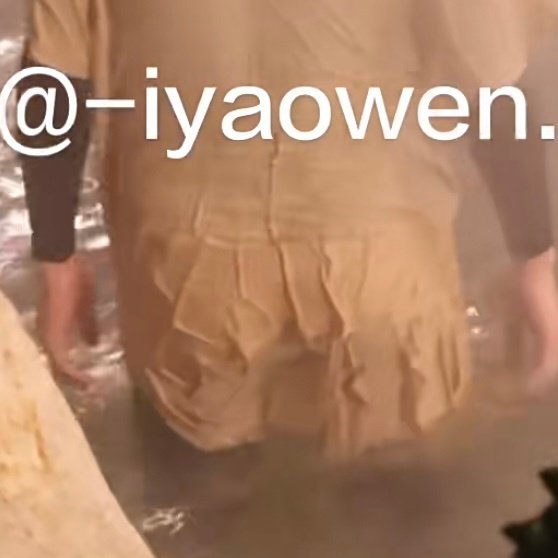 刘耀文湿身going 刘耀文好标准的倒三角  刘耀文湿身going，刘耀文好标准