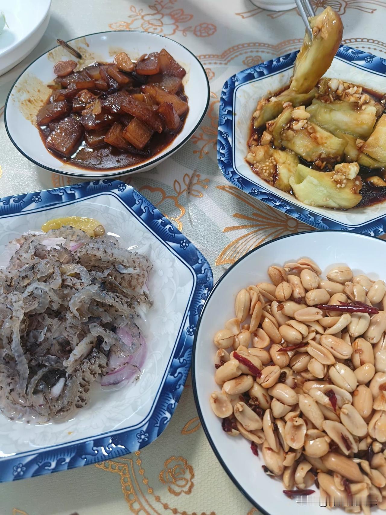 普通单亲爸爸的晚餐，没有大鱼大肉！这样的家常饭菜真实吗？天气一闷热，真的一点不想