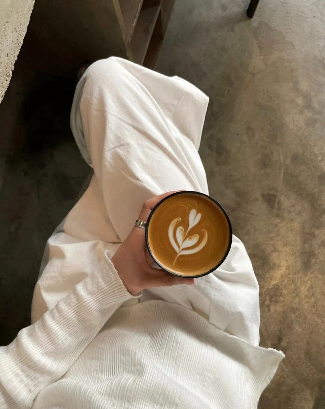 𝑬𝒂𝒄𝒉 ☕️🌳有人说圈子小是孤独，但我觉得这就是看透与成熟。一个人的