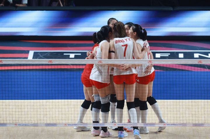 唯一下克上+黑八奇迹！中国女排是1/4决赛唯一完成下克上的球队