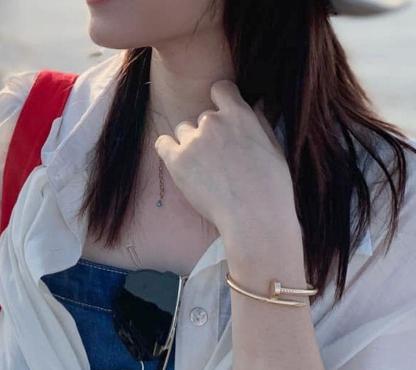 台湾网红“四叉猫”19日突然发出一篇“给陈智菡的道歉文”，开头就先认错“智菡姐姐