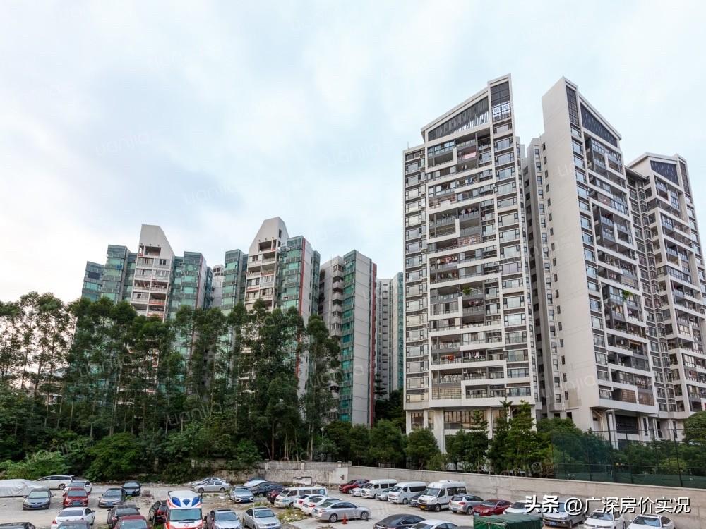 从560万跌到293万，同和地铁盘云裳丽影，可以买入了吗？

昨天有读者私信，想