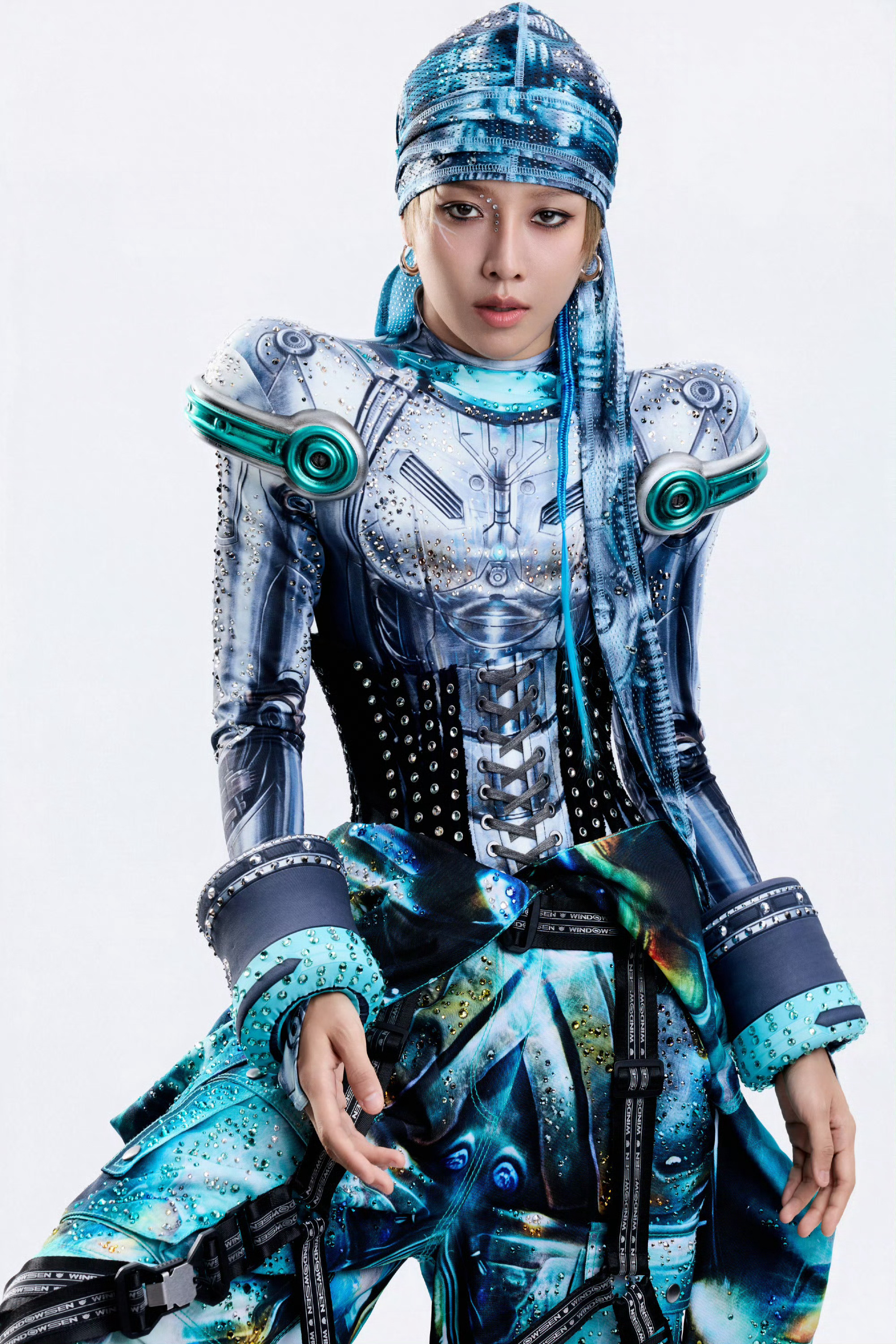 刘雨昕 ×「XANADU·仙那度2.0」巡回演唱会全新造型，带来Windowse