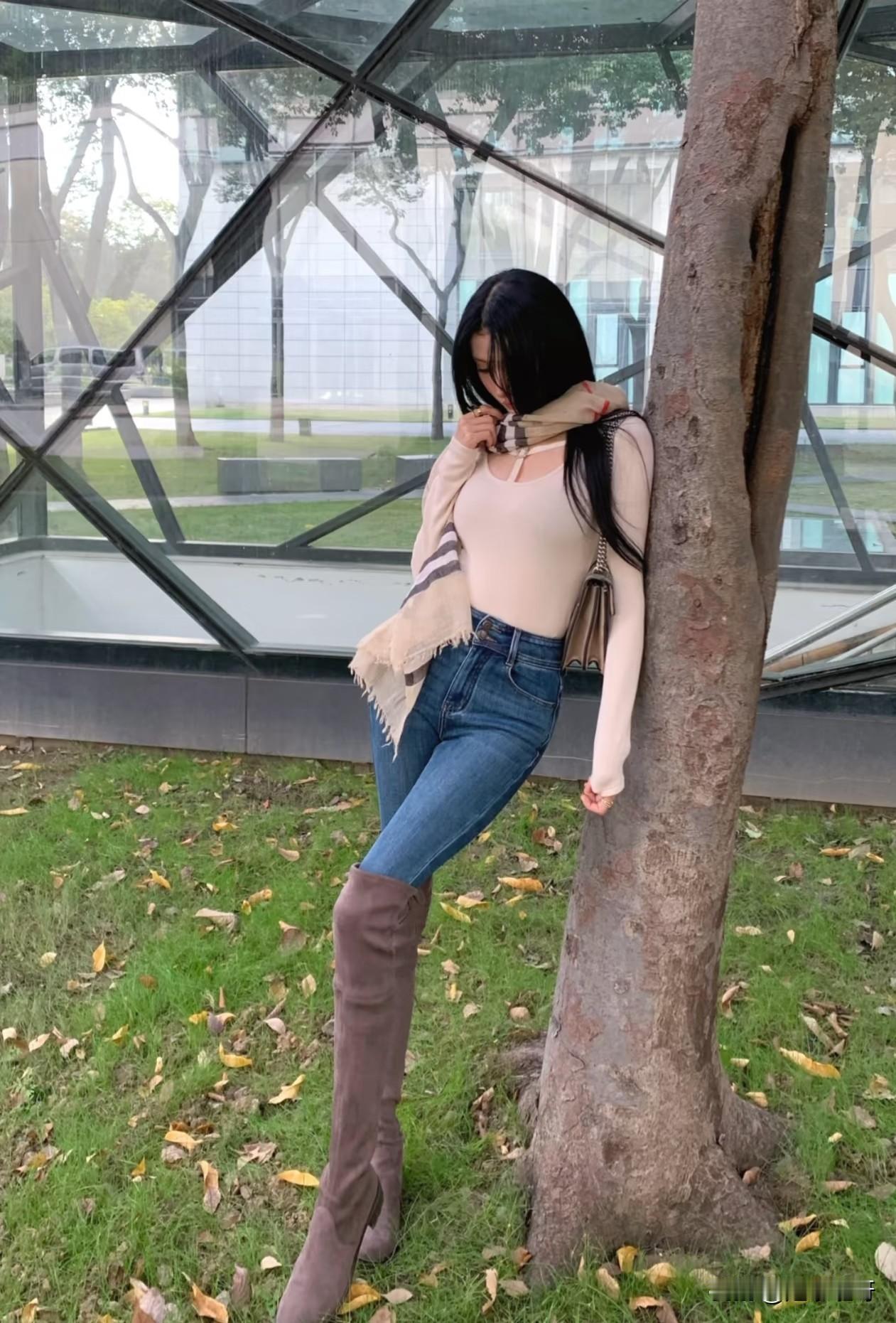 自带气场的长腿美女