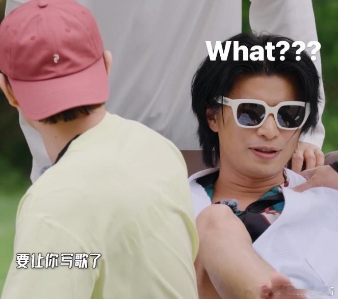邓超陈赫歌手身份都是自己给的哈哈哈哈哈 邓超陈赫向仁科要歌，那叫一个得心应手。歌