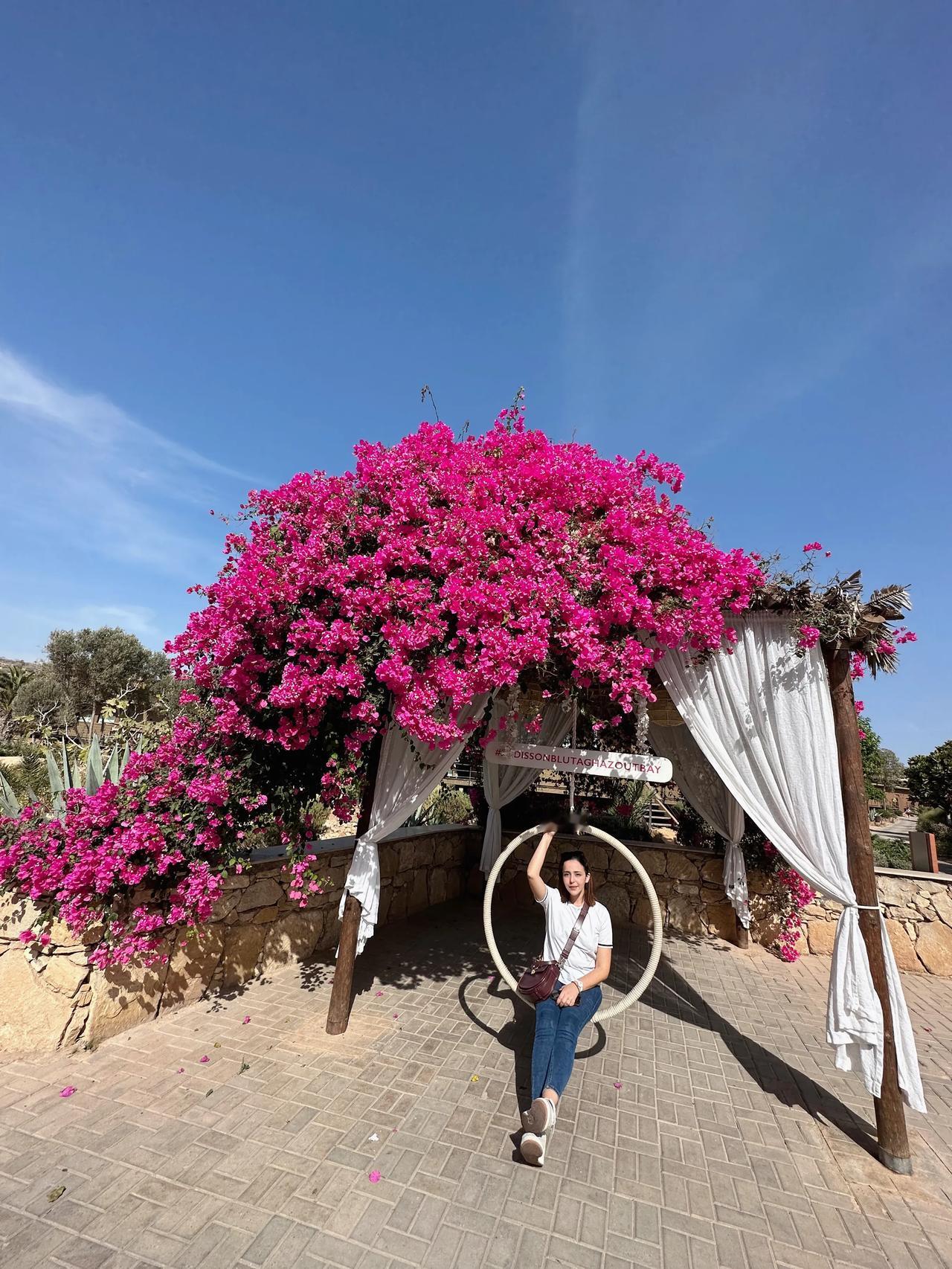 家人们，我们是中法洋米家夫妻档，我们周一开始更新关于小洋去看奶奶的视频，目前我们