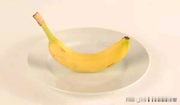 一根香蕉的文案（仿写）

这是一根很漂亮的香蕉，
长一分则钝，
短一分则俏，
黄