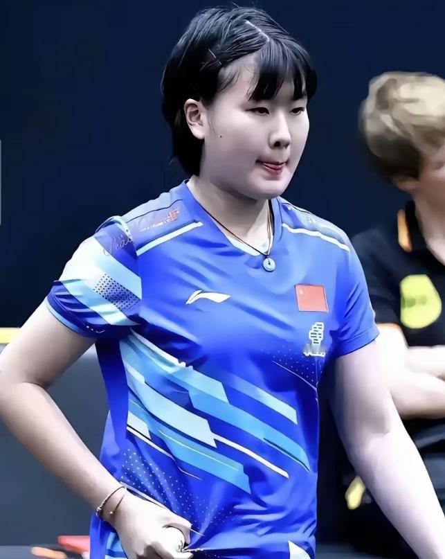 山东青岛，一个才15岁的姑娘姜依依，2026年3月直接打进中国乒乓球女队一队，是
