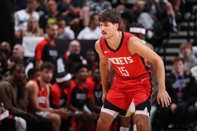 范乔丹明年要恢复不好休赛期和火箭重签3年3000，不为别的，就起小谢导师+替补，