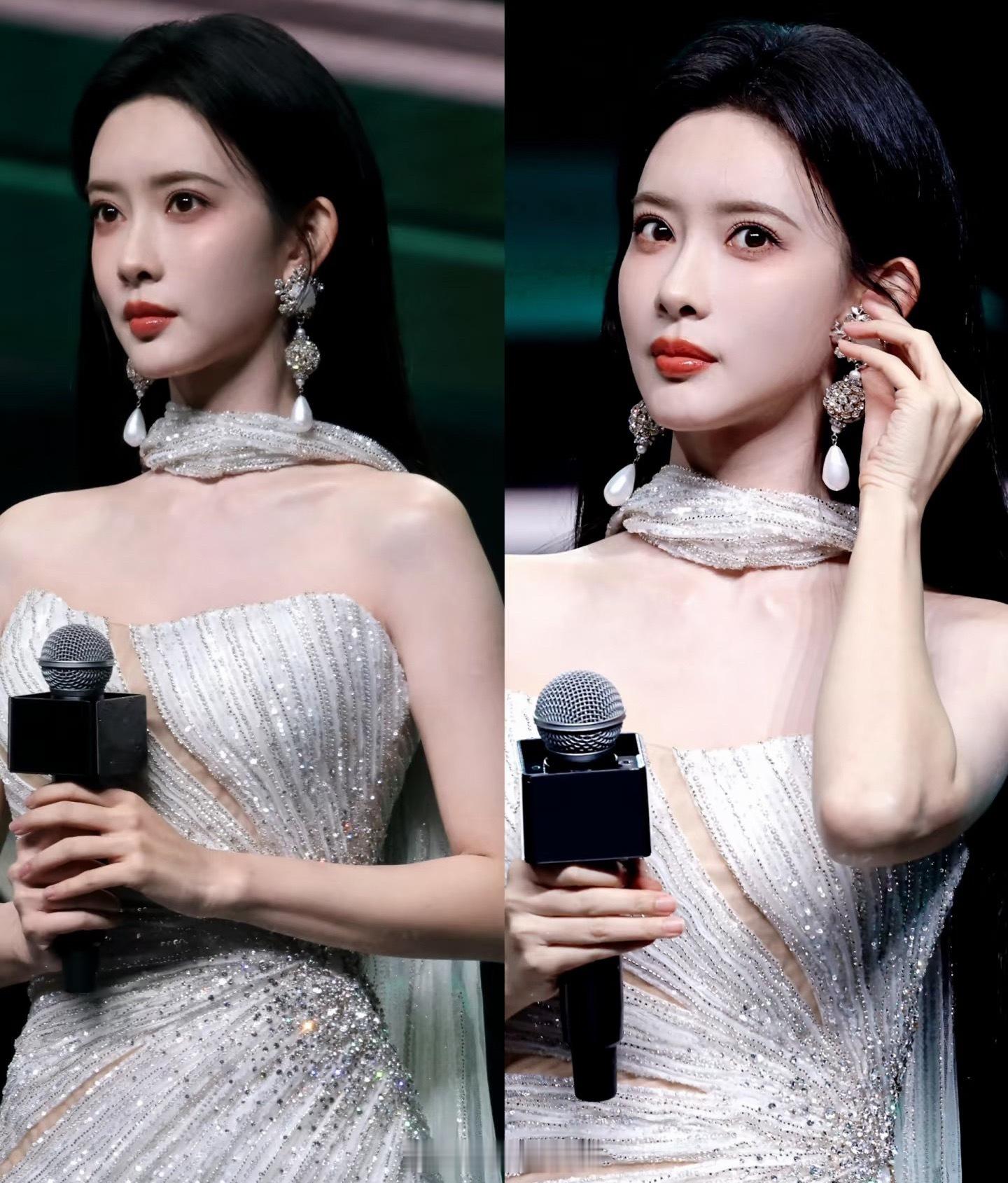 孟子义摘耳环孟子义黑长直➕白色抹胸长裙好美，今天是女神！孟子义摘了耳环