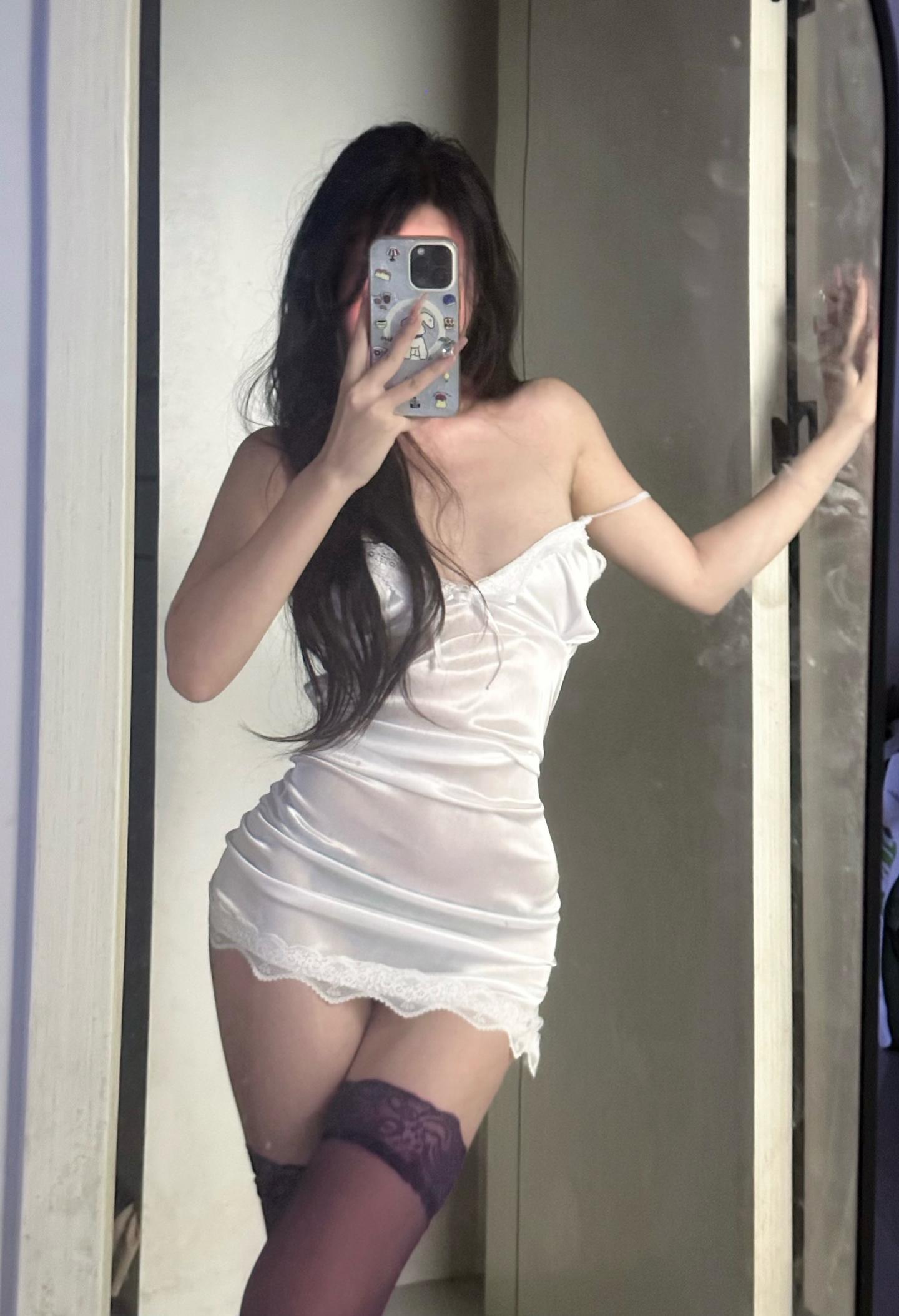 那晚聊到凌晨，其实心比手机烫