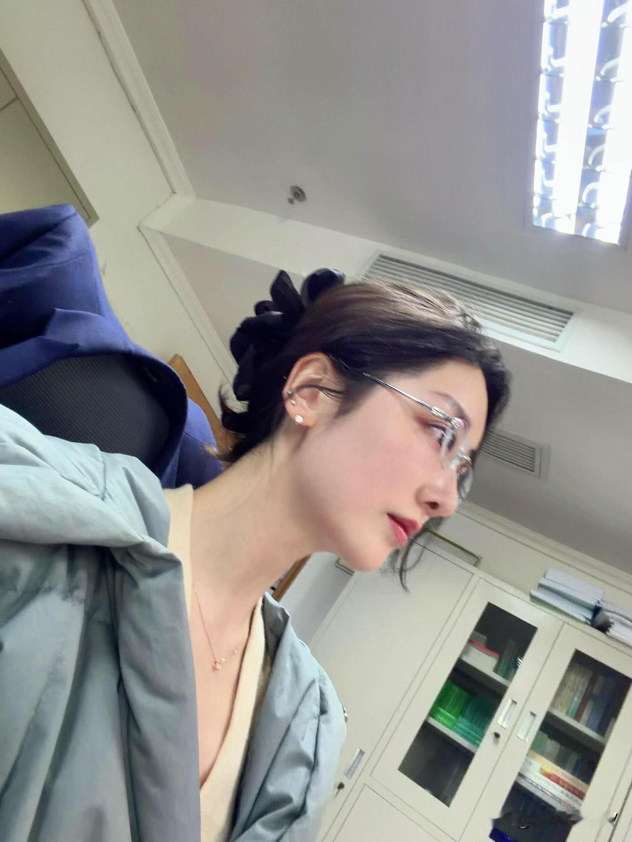 @豆包这是谁的侧颜