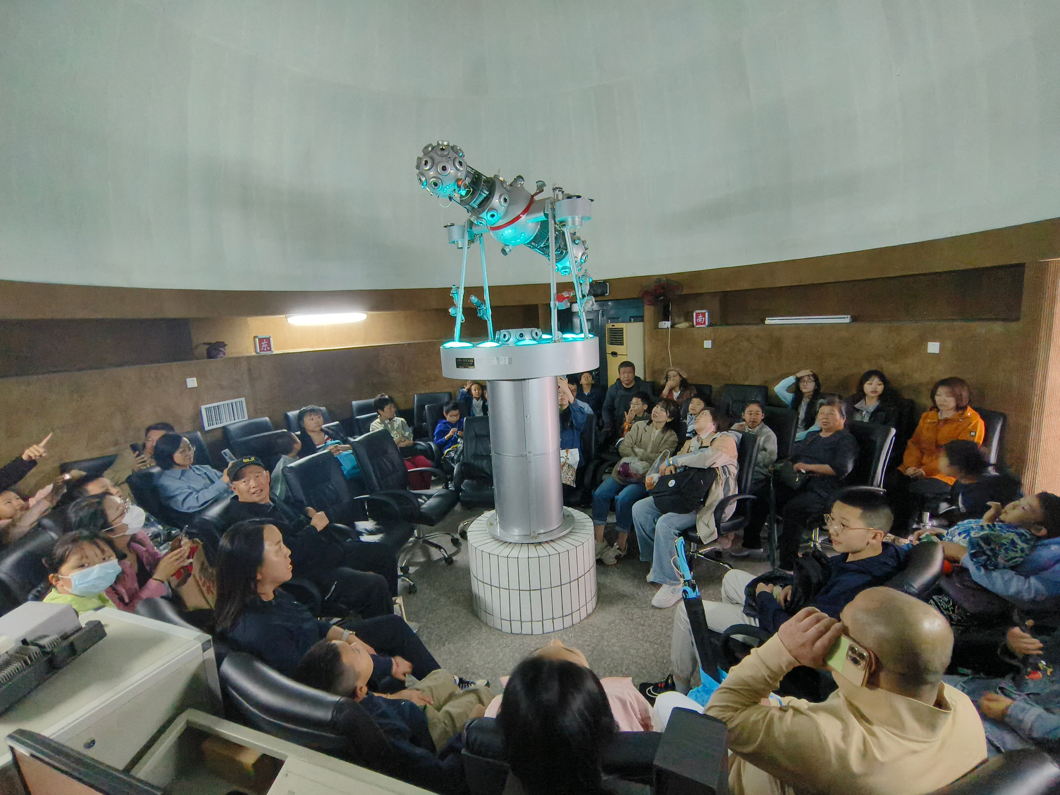 【中国科学院#公众科学日#，一大波院所的精彩集锦已到，速来查收！ 】星辰大海任你