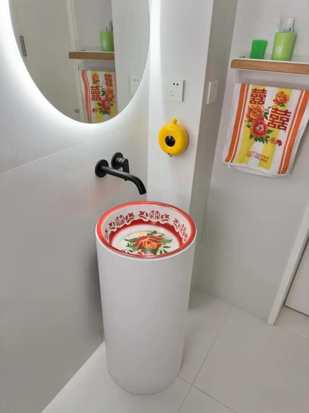 妈，你只在自己屋里折腾，只求你放过我们的，山东90后夫妻晒出自己家，套内166㎡