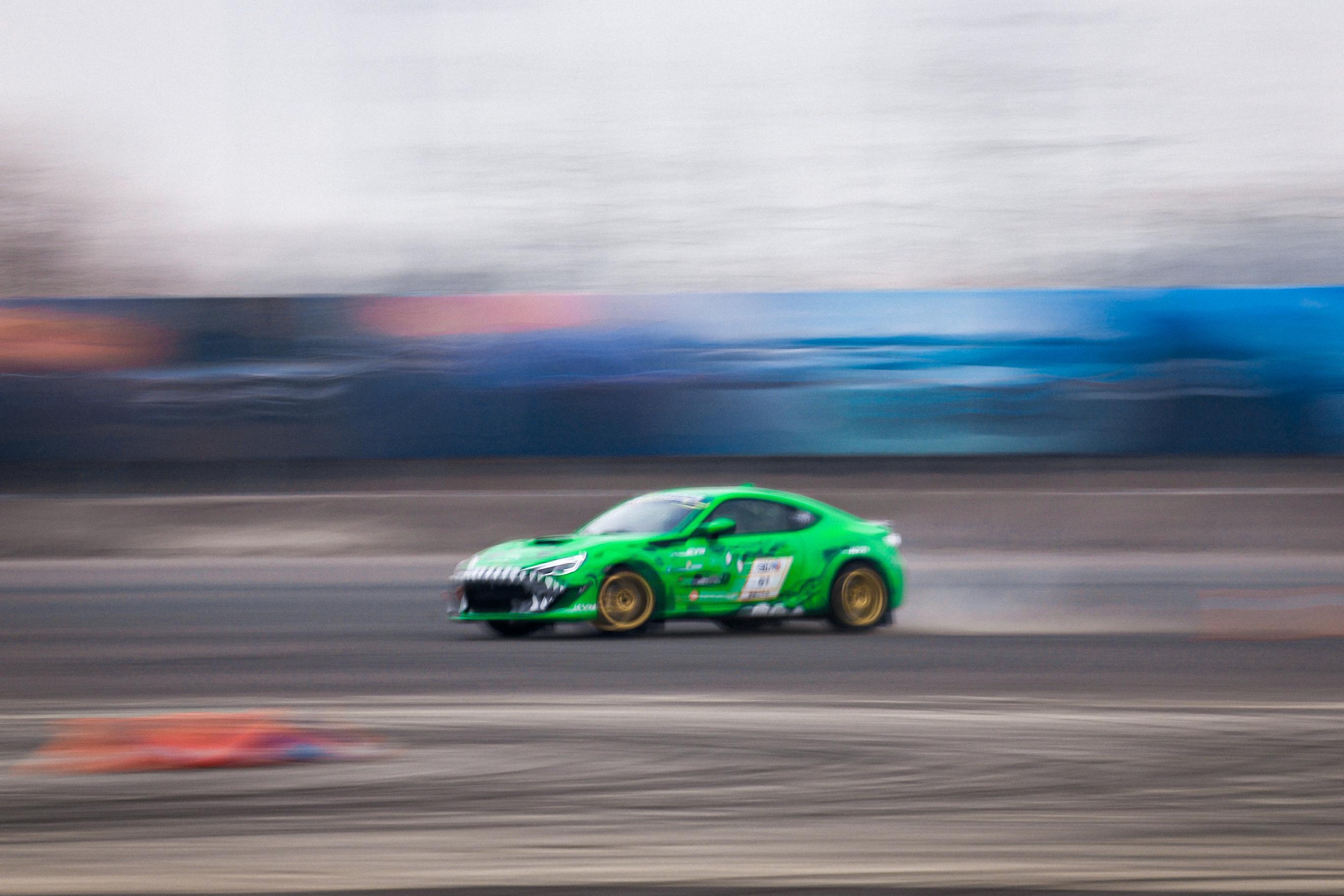 周末早……清晨就得浪起来丰田86小恐龙涂装 