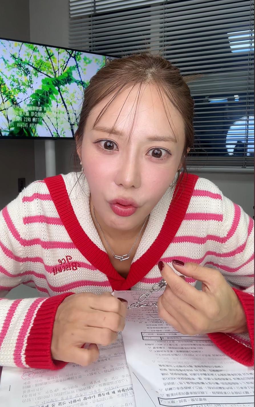 “夏之星”这是也想来大陆捞金了呀？
继李多海、蔡琳之后，《放羊的星星》里的夏之星