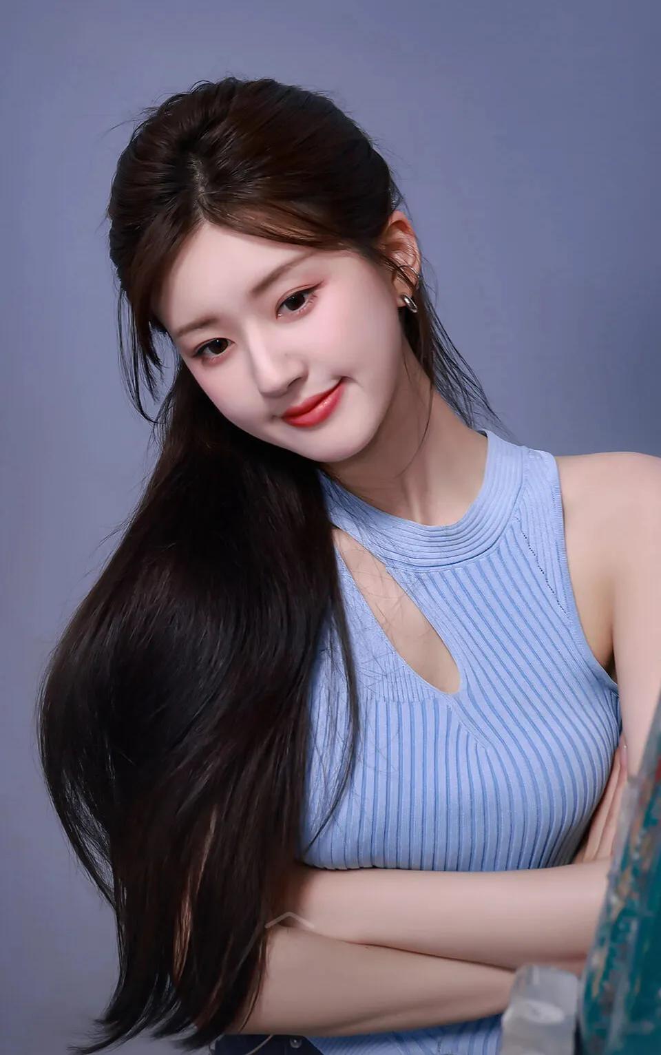 才貌双全姿色佳， 事业有成众人夸。

 有车有房没有他，对象标准是专家！
