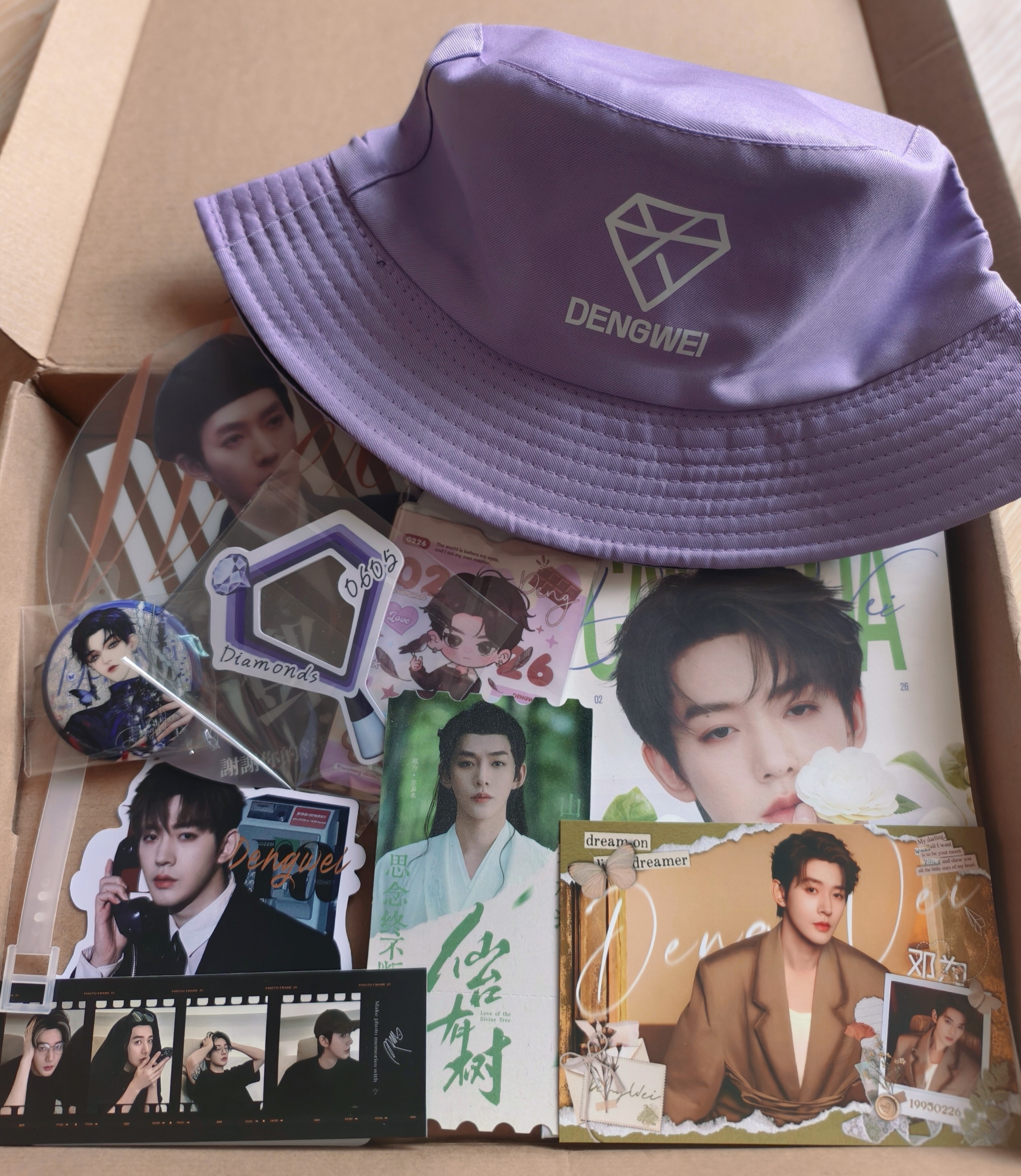 我也是拥有紫色渔夫帽了～还有一些周边 不枉我打卡26天 😊😊😊 