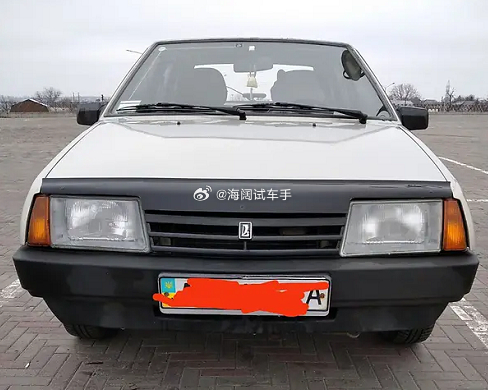 瓦兹2109，这家伙是2006年在乌克兰上的牌，60马力的1.5升汽油机+手动变