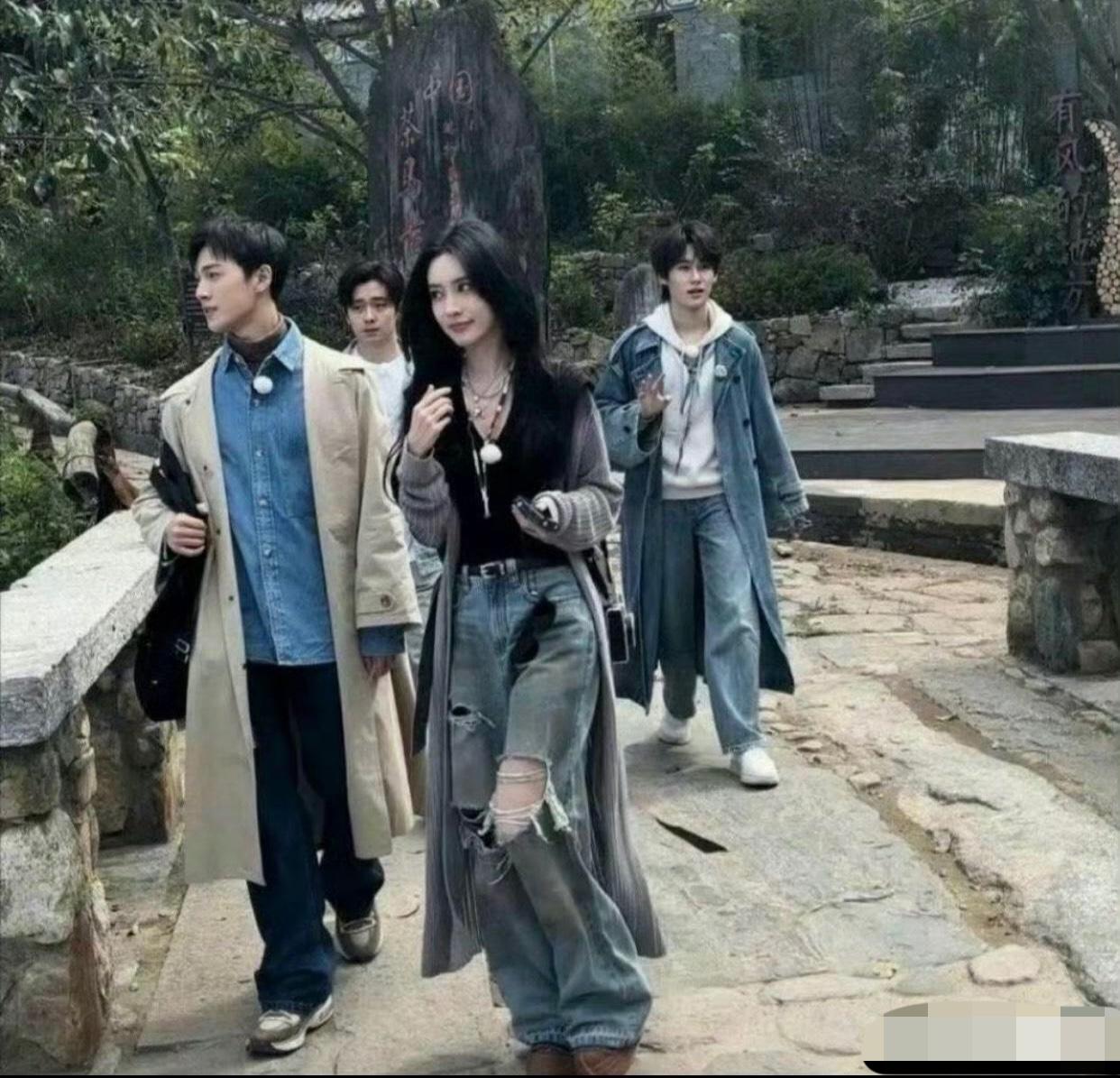 从孟子义身上我发觉原来长得美也不一定能当女明星，
她们简直就是非人类，
身高16