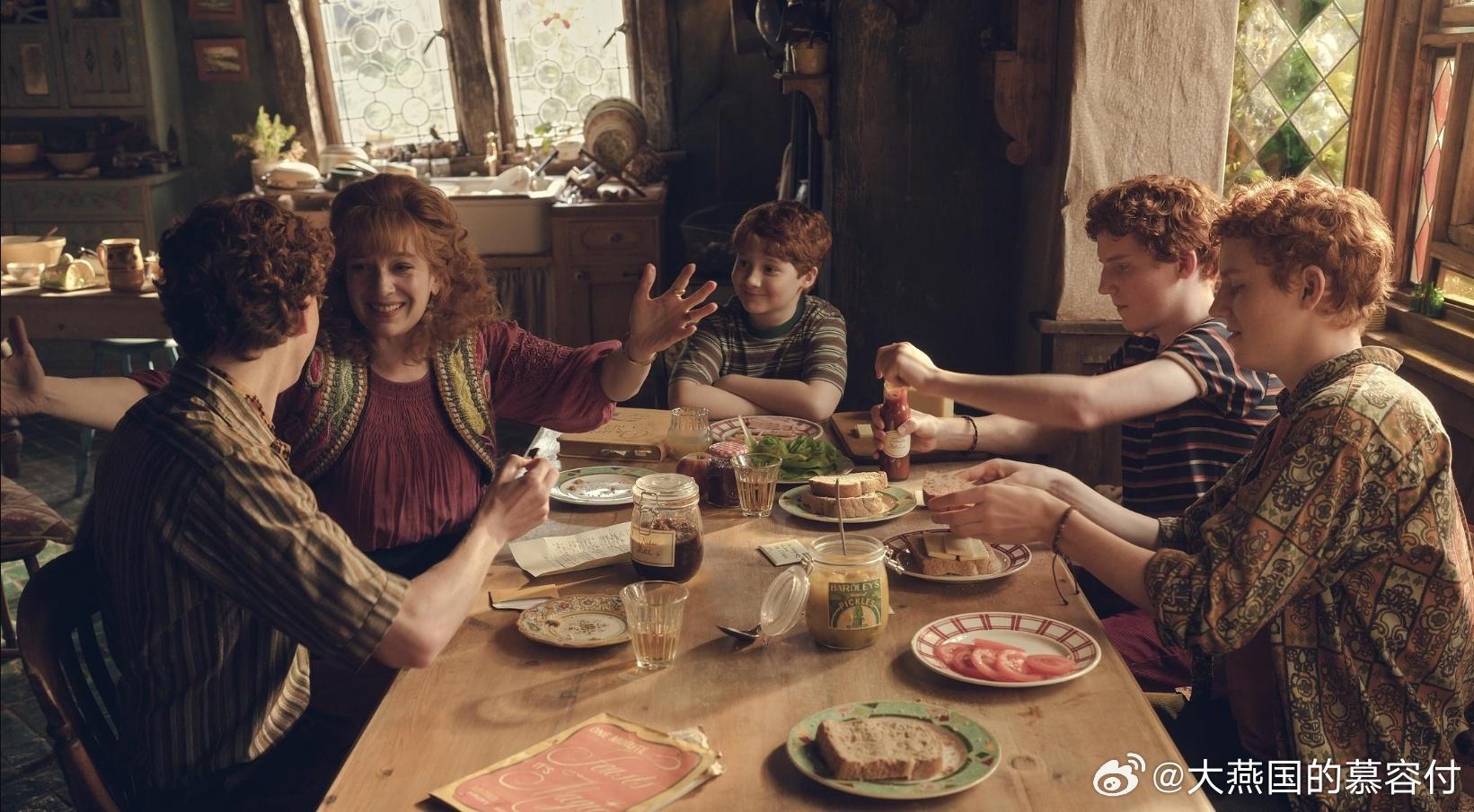 今早一上班就看到了剧版《哈利波特》又出新预告了，我看完还挺期待的，因为老实说我对