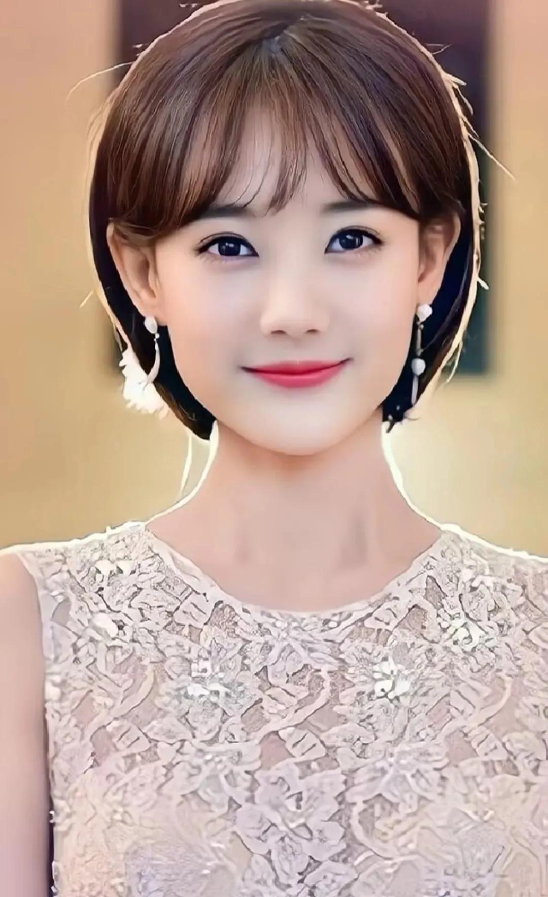 李一桐是一位中国内地的演员，他凭借出色的演技和颜值，成为了无数观众心中的偶像。以