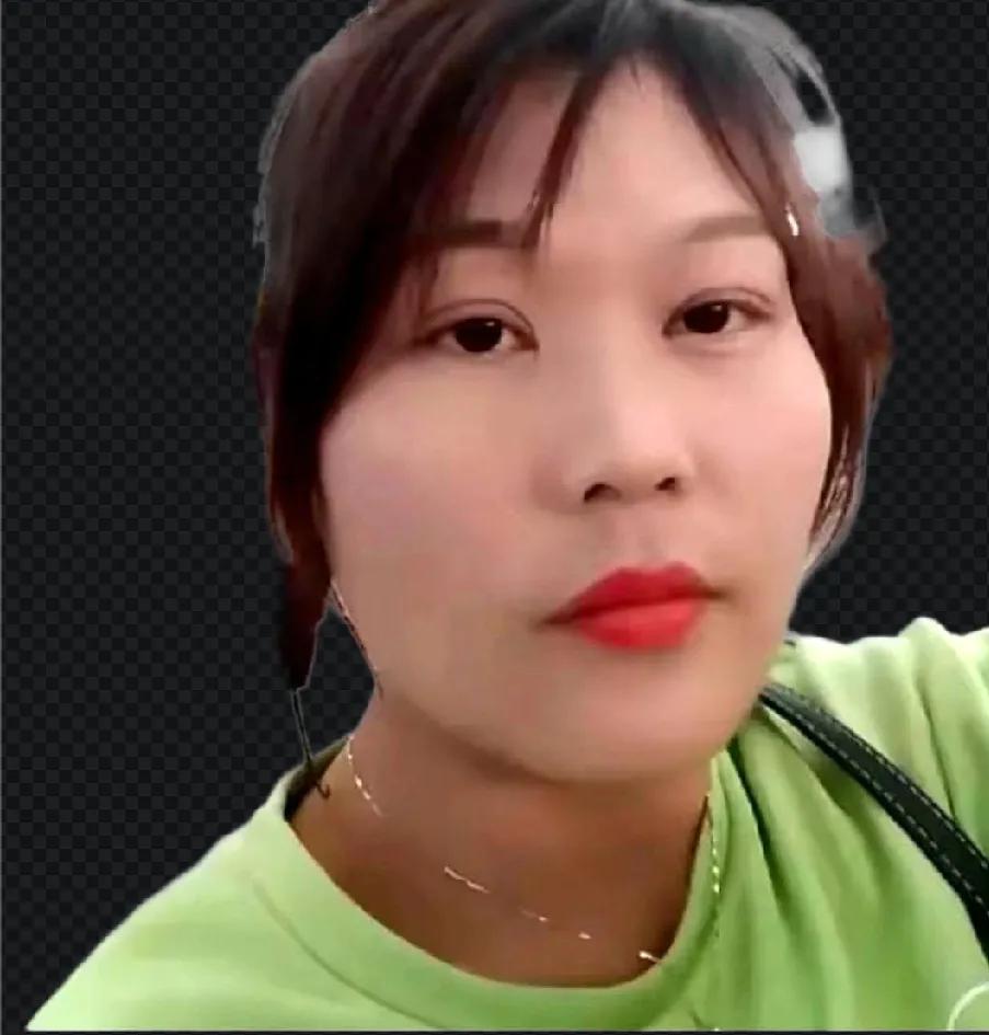 翠花打扮一下，也很漂亮的，青春靓丽。
她怎么就看上阿凡达！！！她就没想过，嫁给阿