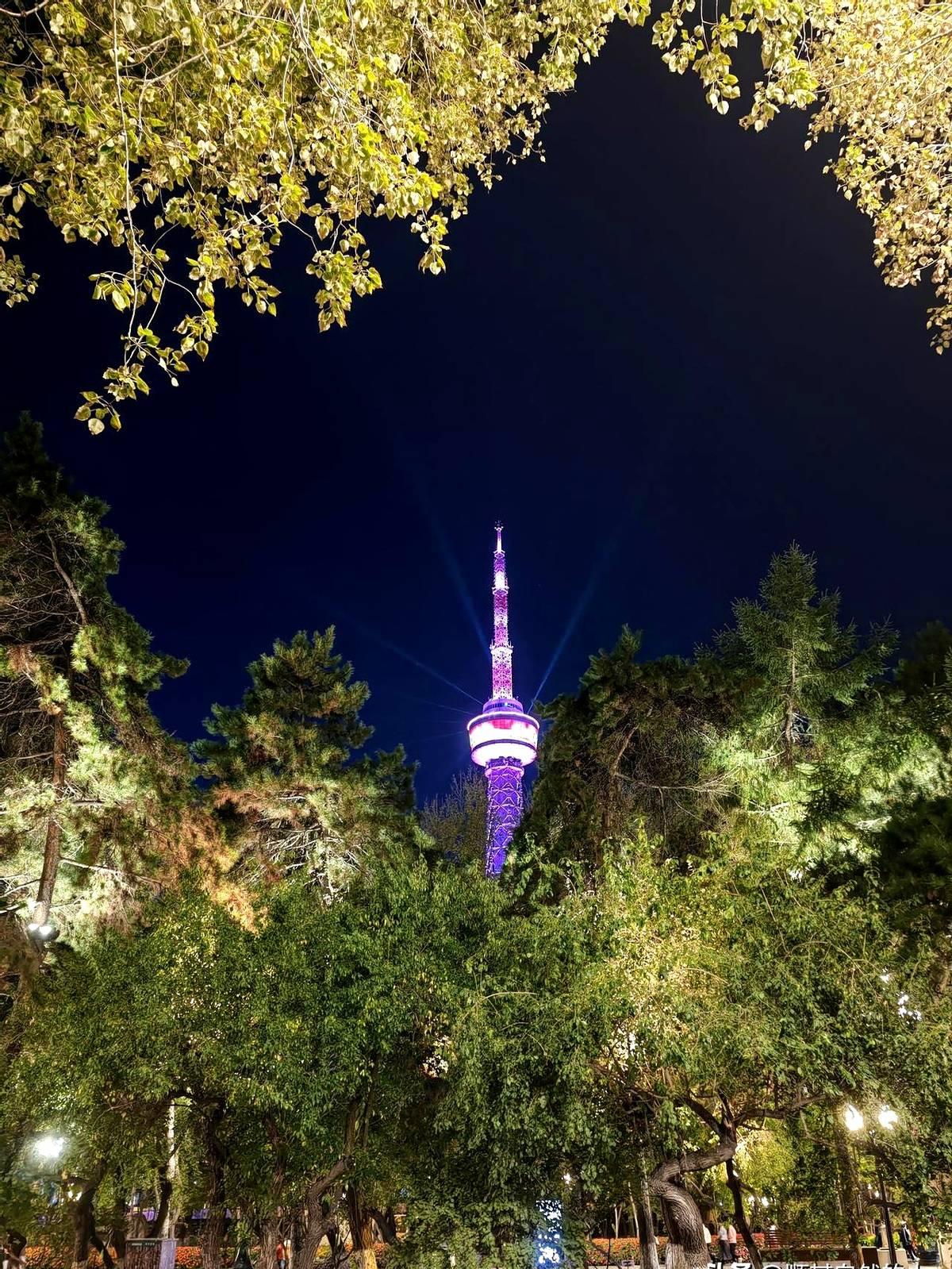 今天所有电视台都会出现同样的一个现象吗？

昨晚央8播剧时突然插了30秒广告，观