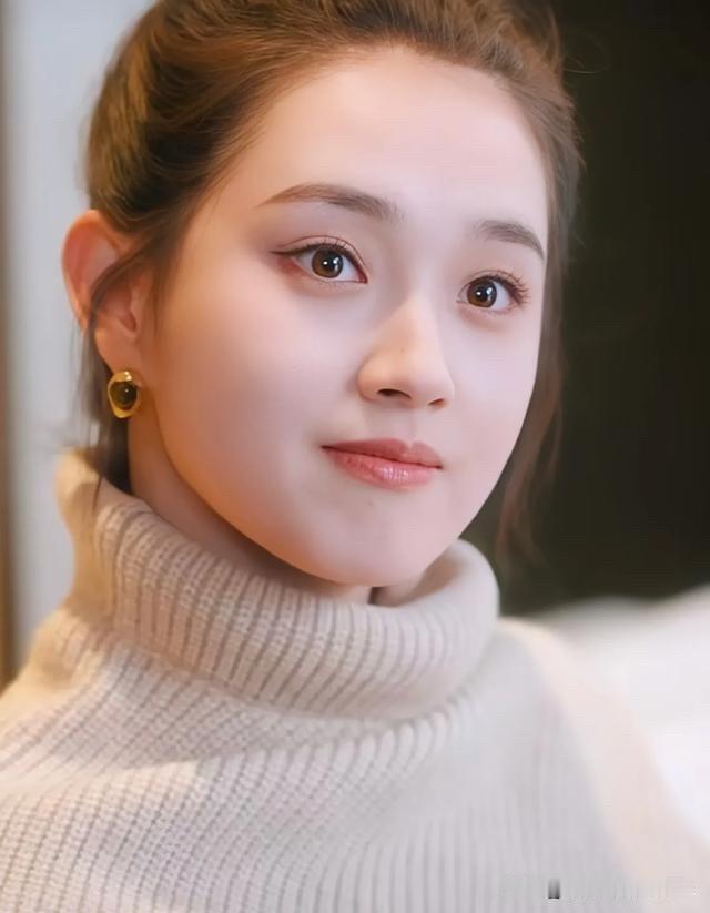 短剧女演员里最漂亮的一个，她的每一次的造型都很特别，一出场就能惊艳不少人的那种，