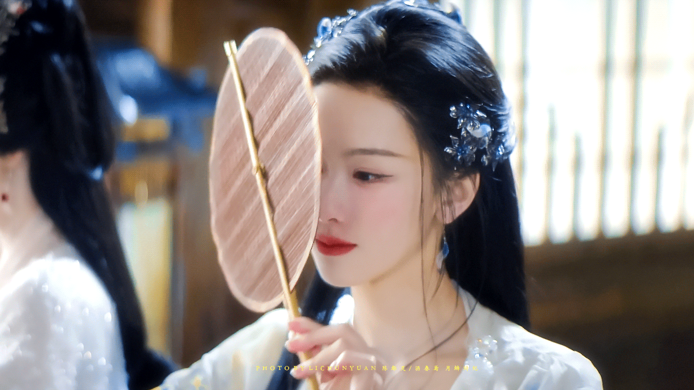 陈都灵鞠婧祎的羁绊体现在角色曲上陈都灵8个字概括雾妄言露芜衣爱上姐姐是姐姐的错雾